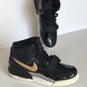 Nike Jordan Legacy 312 Black Gold Sneakers Basketball Shoes size 7Y 7 Youth